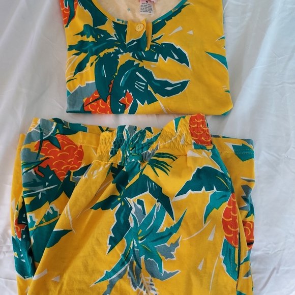 Calypso Bermuda summer shorts and top - Picture 4 of 5